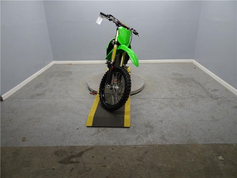 2022 Kawasaki KX 450 in a Lime Green exterior color. New England Powersports 978 338-8990 pixelmotiondemo.com 