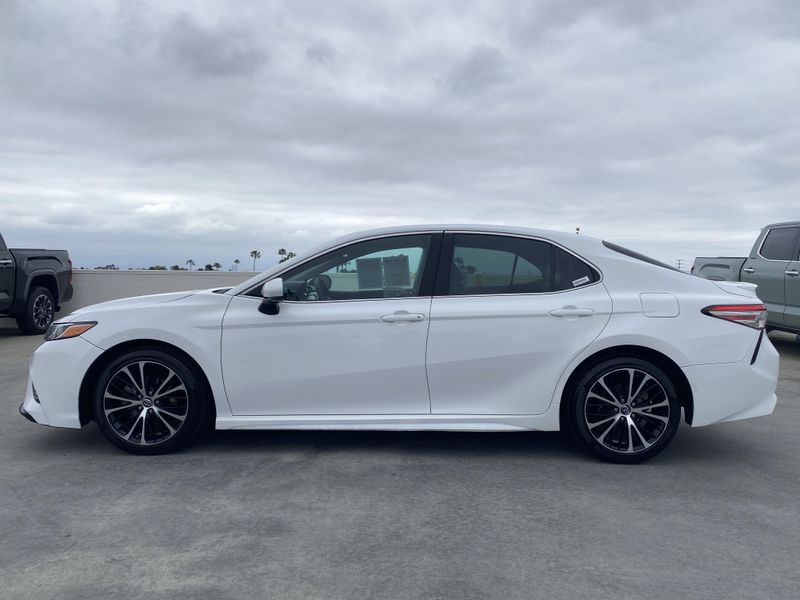 2018 Toyota Camry SEImage 7