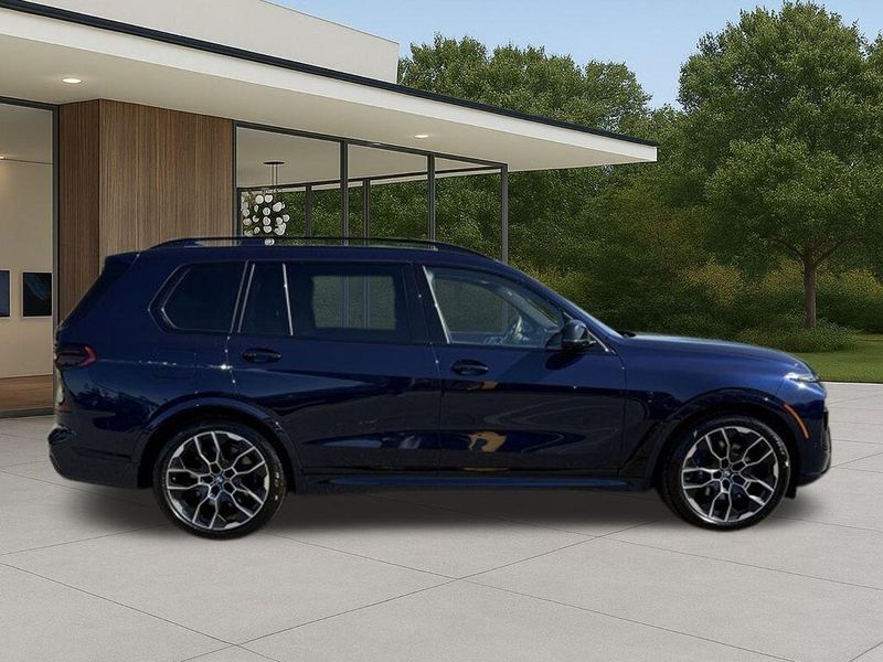 Used 2026 BMW X7 M60iImage 7