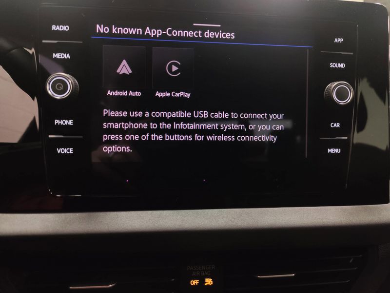 Used 2025 Volkswagen Jetta SE w/SunroofImage 19