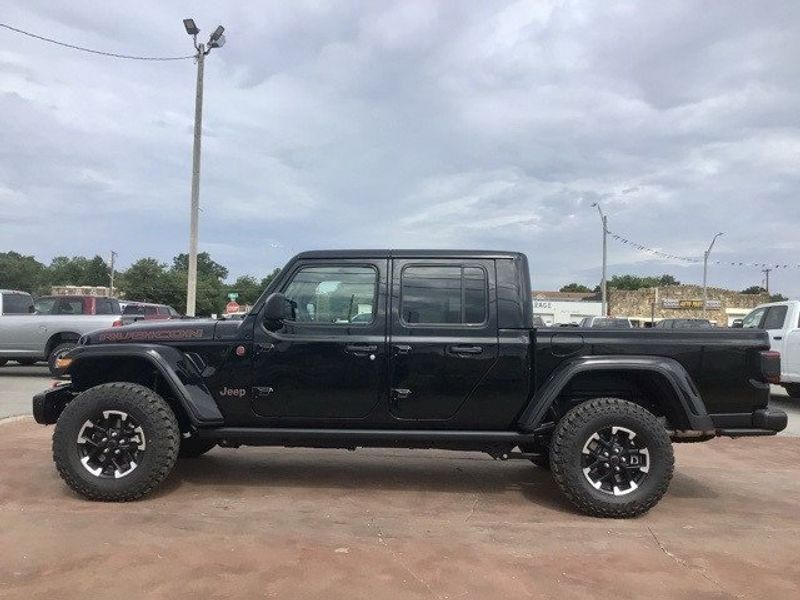 2024 Jeep Gladiator Rubicon X 4x4Image 2