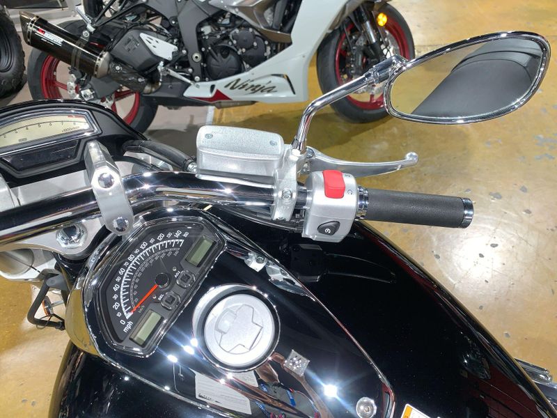 New 2025 Suzuki BOULEVARD M109R Image 25