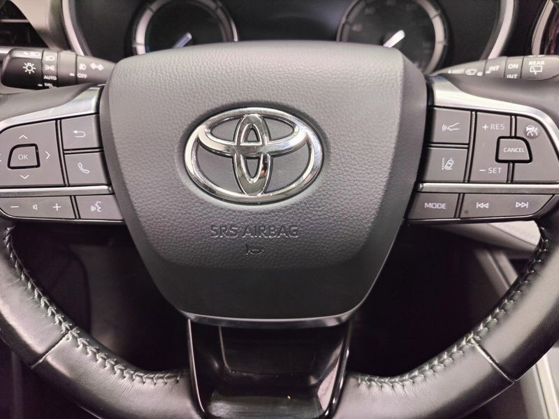 2021 Toyota Highlander Hybrid XLE AWD w/Sunroof/NavImage 31