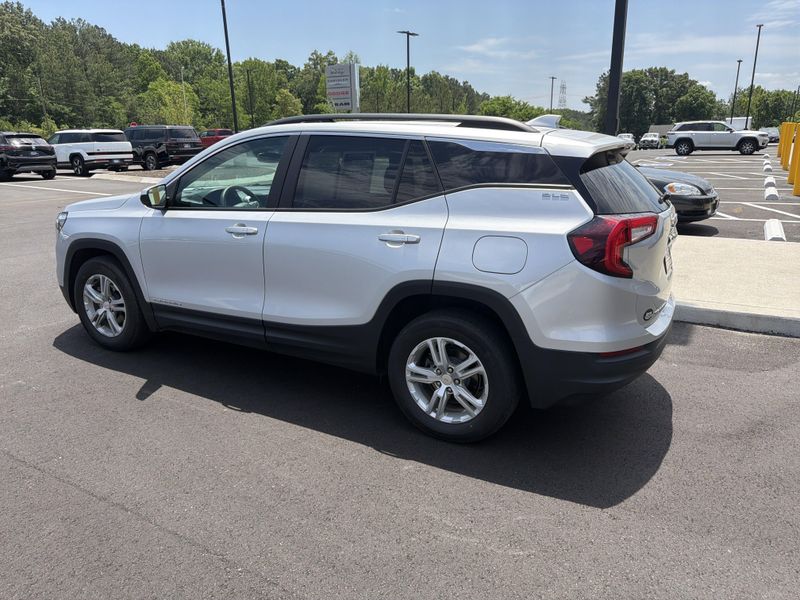 Used 2022 GMC Terrain SLEImage 15