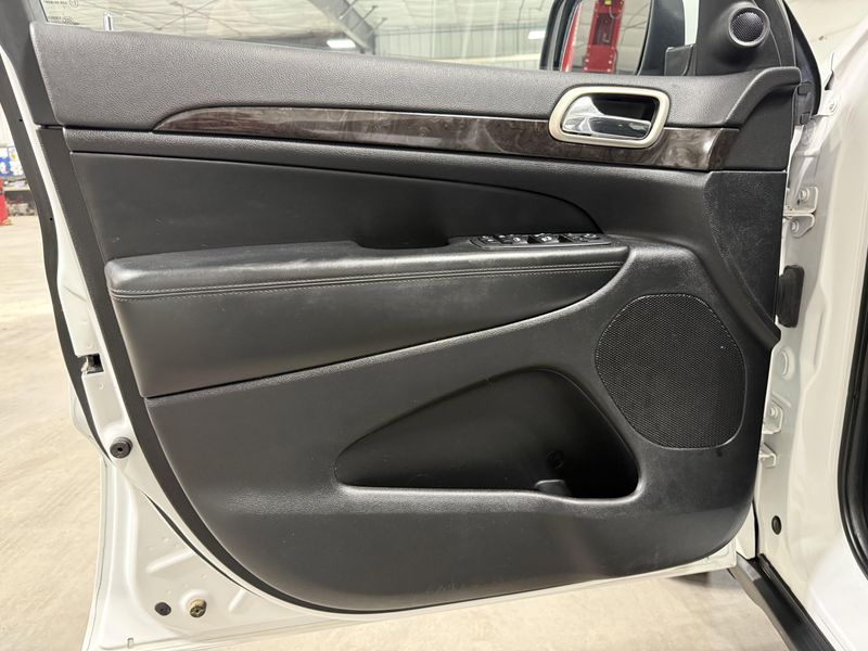 Used 2013 Jeep Grand Cherokee LaredoImage 23