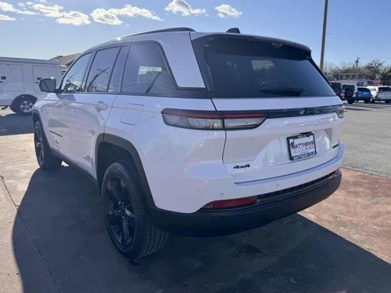 New 2025 Jeep Grand Cherokee Limited 4x4Image 8