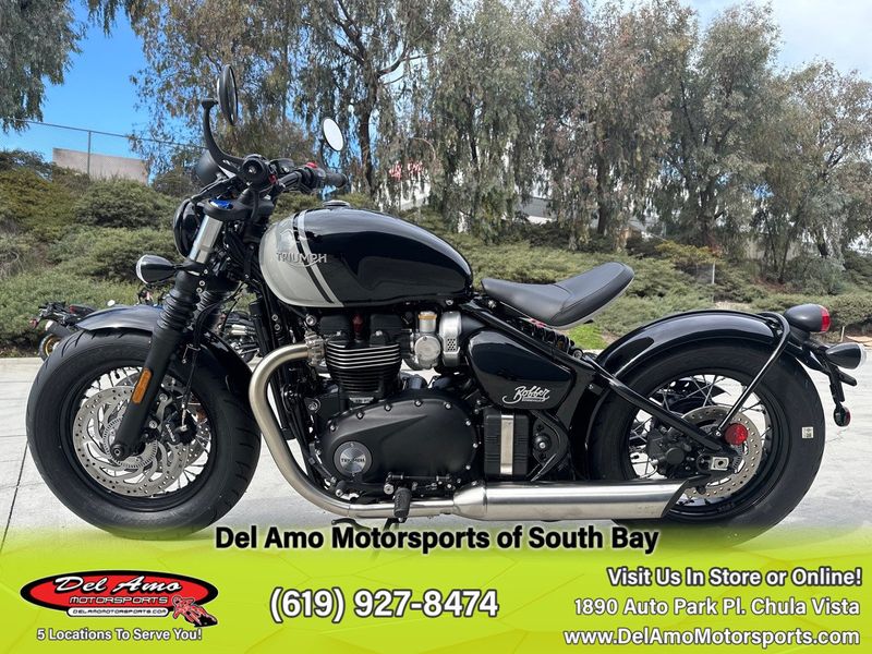 2024 Triumph BONNEVILLE BOBBER  in a JET BLACK/ASH GRAY exterior color. Del Amo Motorsports of South Bay (619) 547-1937 delamomotorsports.com 