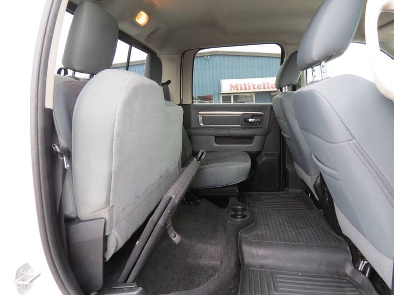 Used 2018 RAM 1500 SLT 4x4 4dr Crew Cab 5.5 ft. SB PickupImage 29