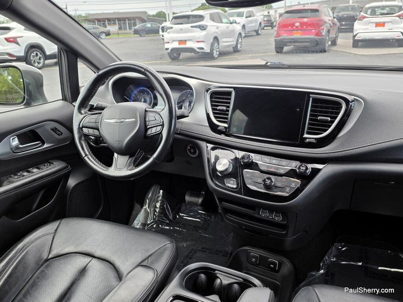 Used 2021 Chrysler Pacifica Touring L S