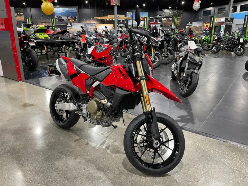 New 2025 Ducati HYPERMOTARD 698 Image 4