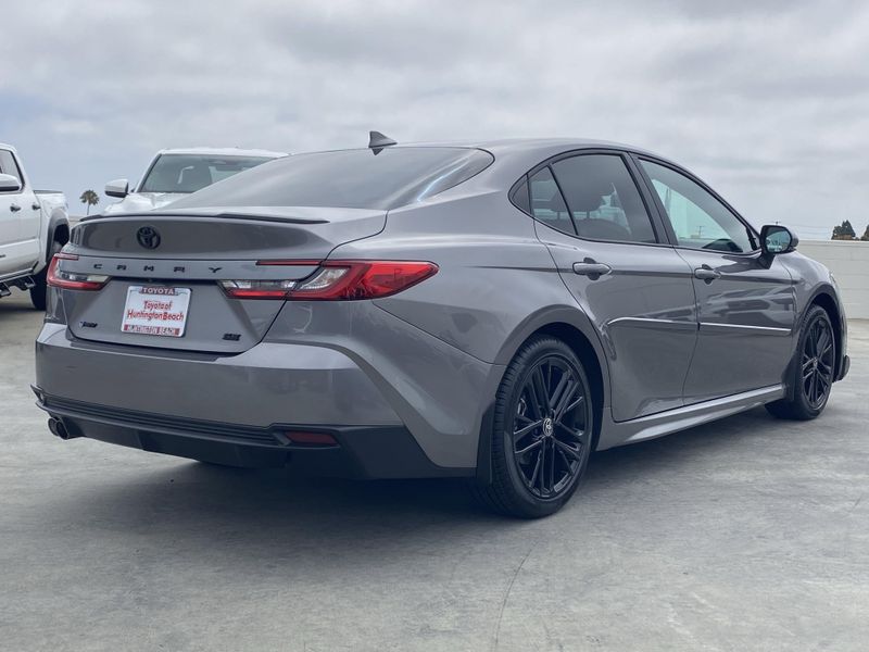 Used 2025 Toyota Camry SEImage 3