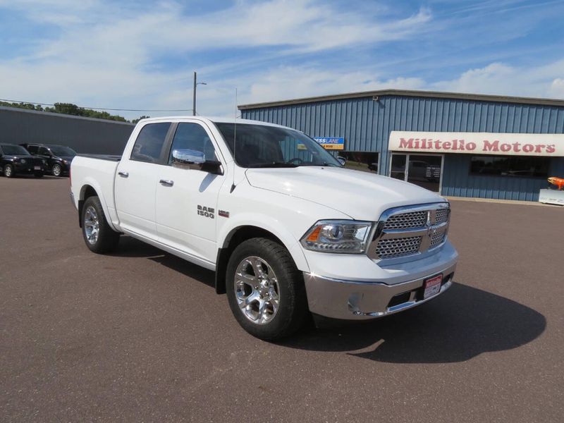 Used 2015 RAM 1500 Laramie 4x4 4dr Crew Cab 5.5 ft. SB PickupImage 2