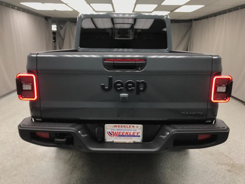 New 2026 Jeep Gladiator Sahara 4x4Image 11