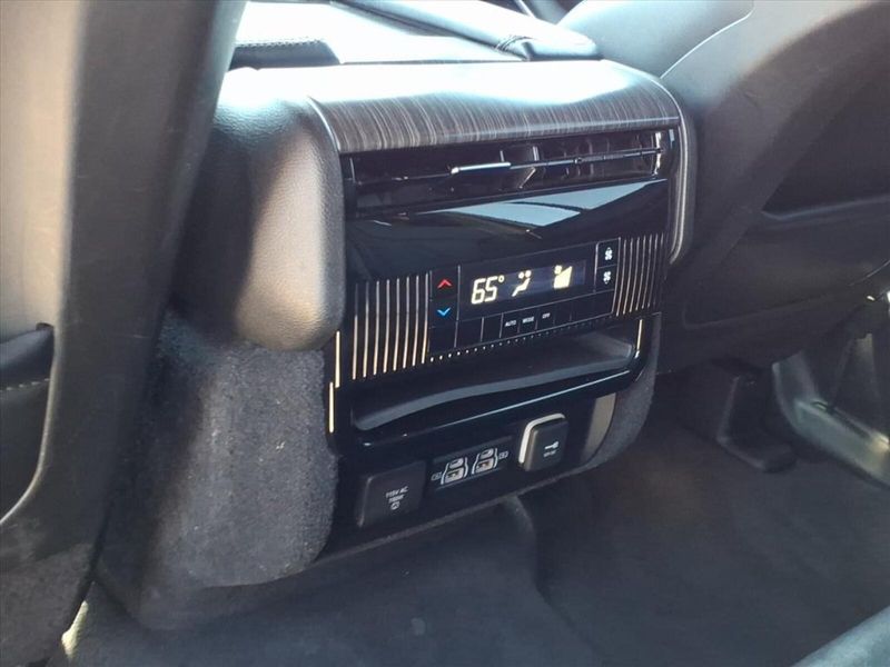 2024 Jeep Wagoneer L Series II photo 19