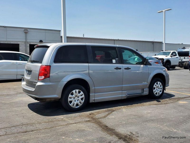 2019 Dodge Grand Caravan SEImage 11