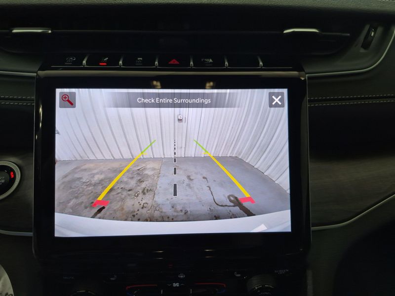 New 2025 Jeep Grand Cherokee L Limited 4x4Image 34