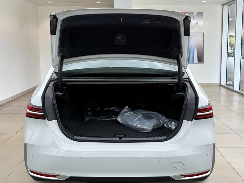 2025 BMW i5 eDrive40Image 15