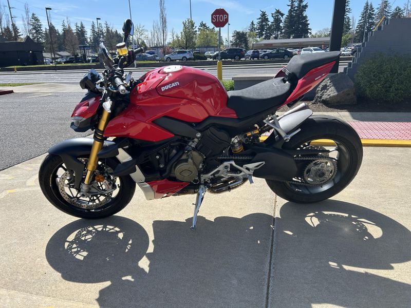 Used 2022 Ducati Streetfighter V4S 