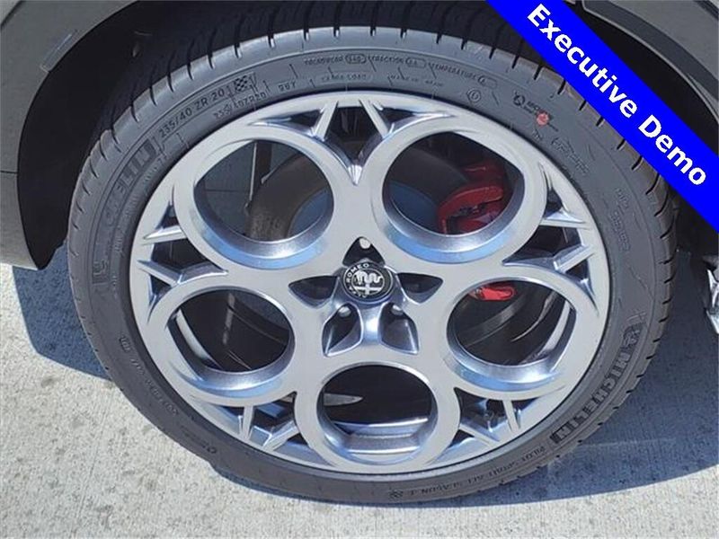 New 2024 Alfa Romeo Tonale Veloce EawdImage 11