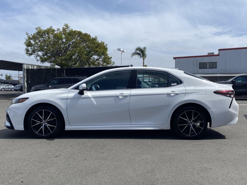 2021 Toyota Camry SEImage 7