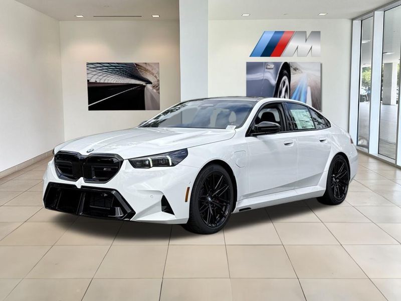 2025 BMW M5 BaseImage 2
