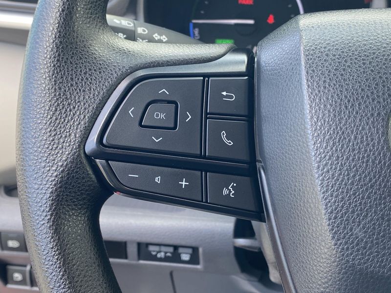 2024 Toyota Sienna LEImage 28
