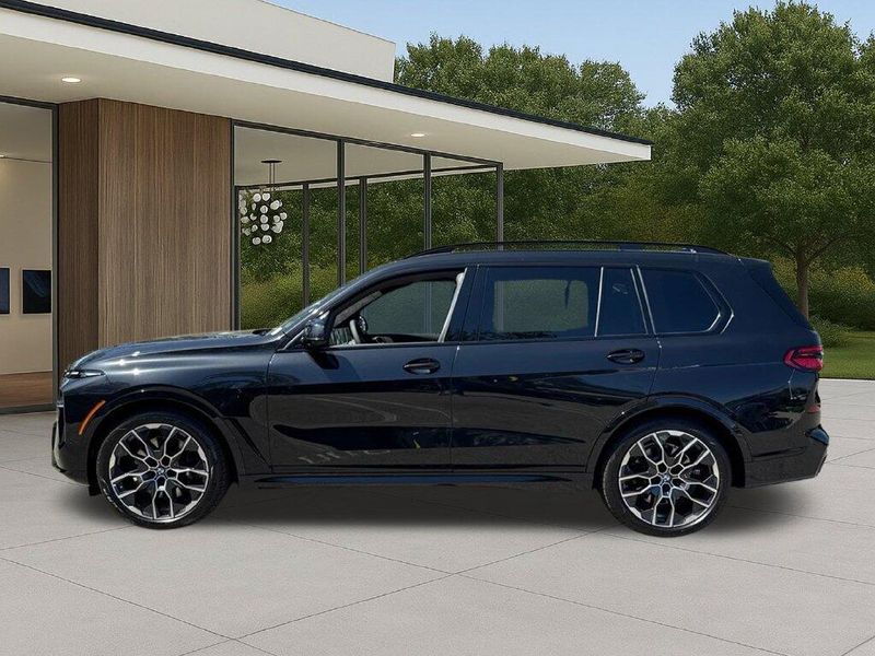 New 2027 BMW X7 xDrive40iImage 13