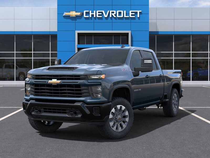 2025 Chevrolet Silverado 2500HD CustomImage 6