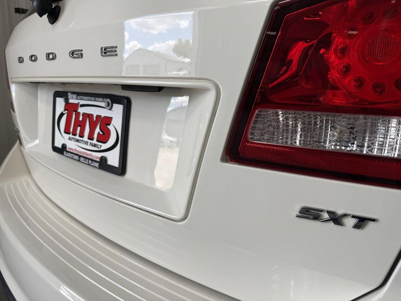Used 2016 Dodge Journey SXTImage 8