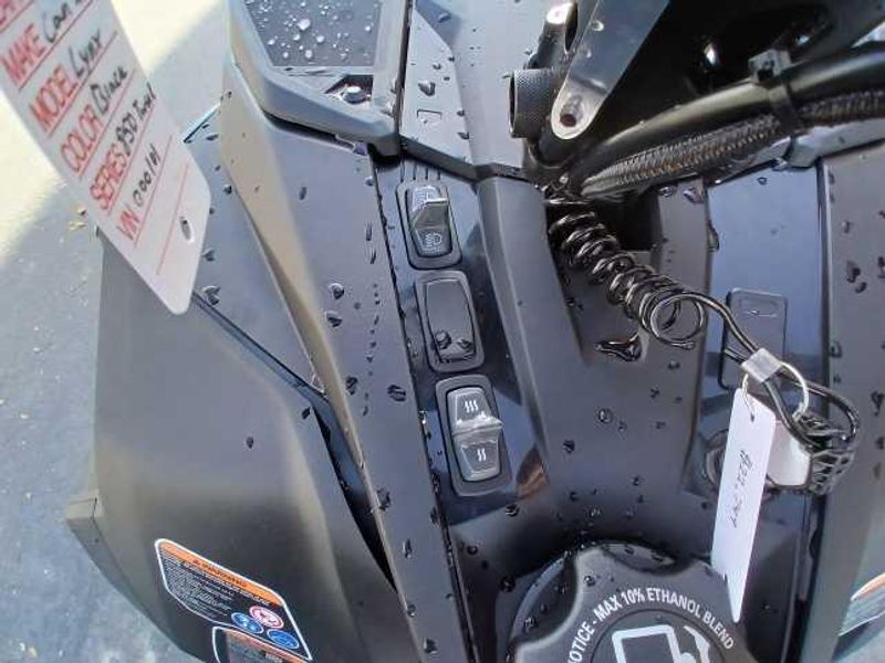 New 2025 LYNX SM SHD DS 8TR S BK 154 3P HUB 25 