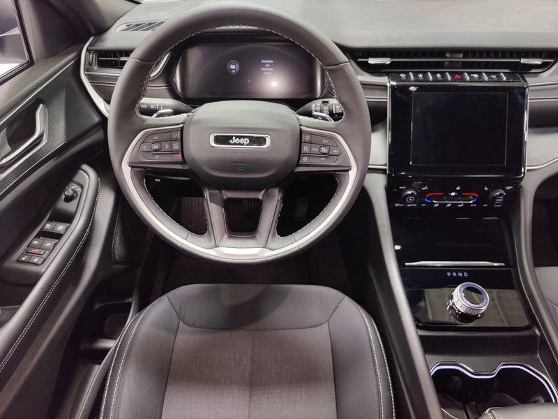 Used 2024 Jeep Grand Cherokee Laredo Luxury Tech V6 4X4Image 14