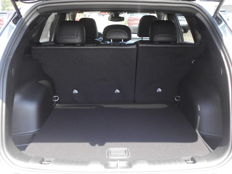 2025 Jeep Compass Latitude 4x4Image 19