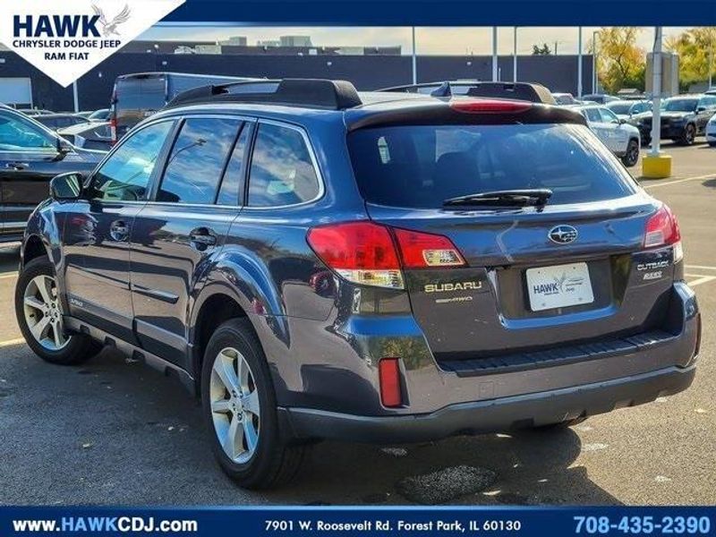 2014 Subaru Outback 2.5i Premium photo 3