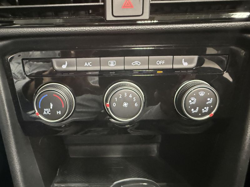Used 2023 Volkswagen Taos SE w/SunroofImage 15