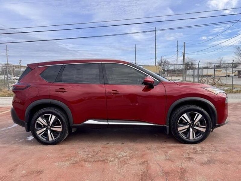 2021 Nissan Rogue SL photo 3