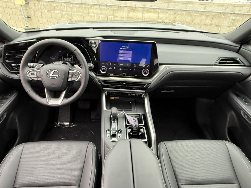 2025 Lexus TX Image 26