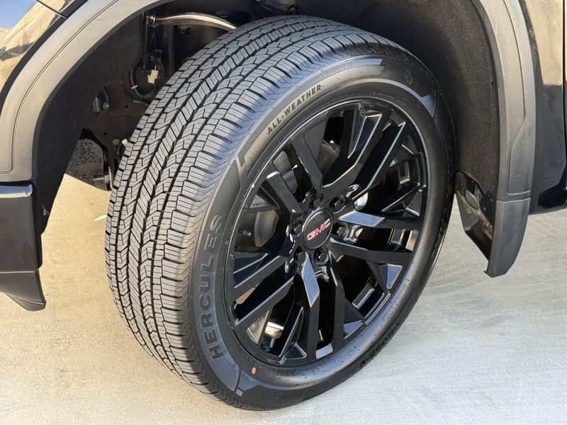 Used 2022 GMC Sierra 1500 Limited DenaliImage 15