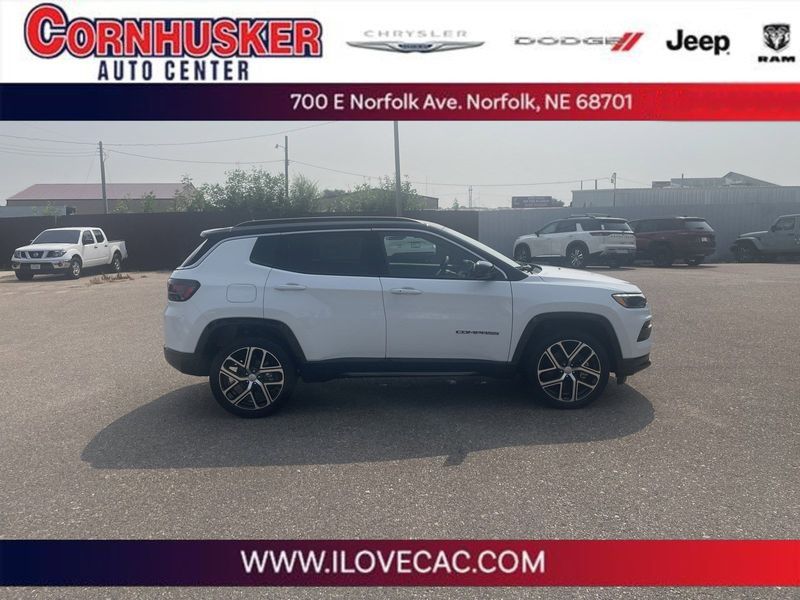 2024 Jeep Compass Limited 4x4Image 1