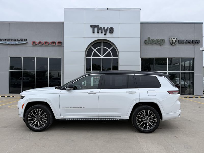 Used 2025 Jeep Grand Cherokee L Summit ReserveImage 35