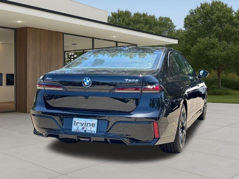 New 2026 BMW 7 Series 750e xDriveImage 9
