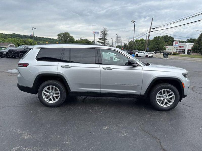 New 2025 Jeep Grand Cherokee L Laredo X 4x4Image 5