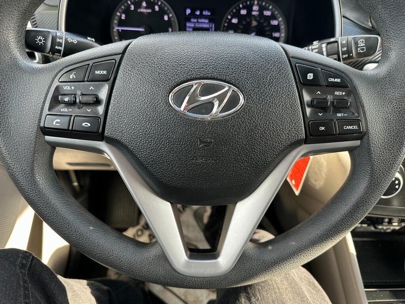 2020 Hyundai Tucson SEImage 3