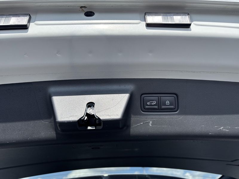 Used 2024 Hyundai Santa Fe LimitedImage 10