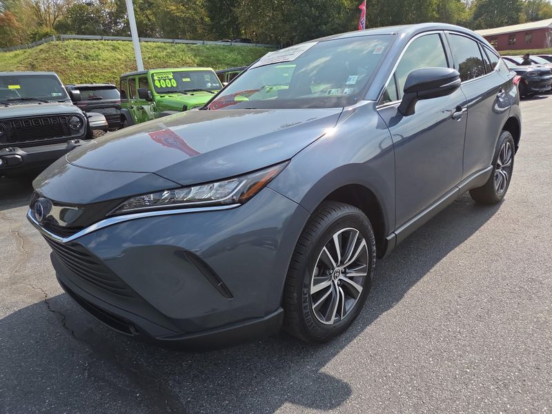 2022 Toyota Venza LE photo 7