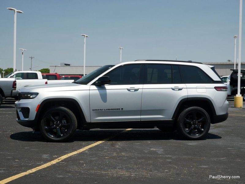 2022 Jeep Grand Cherokee FreedomImage 9