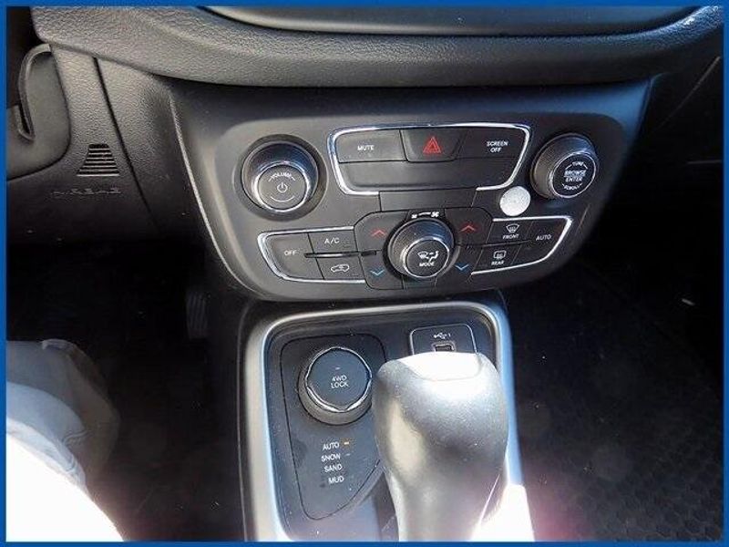 2020 Jeep Compass LatitudeImage 15