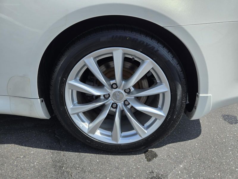 Used 2011 INFINITI G37 2dr Base