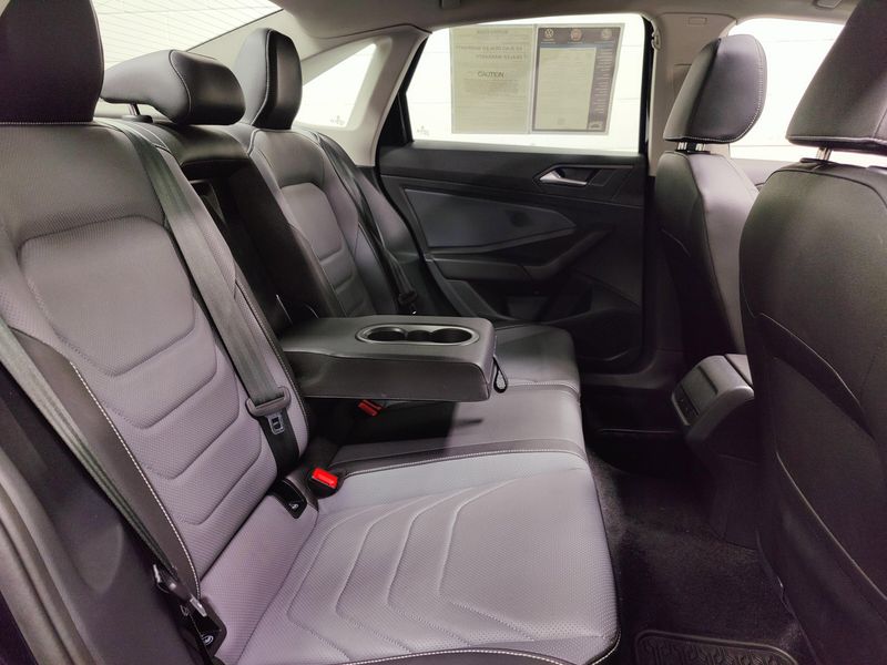 Used 2025 Volkswagen Jetta SEL w/Sunroof & NavigationImage 16