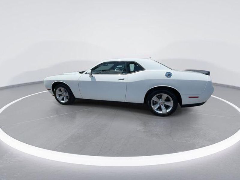 Used 2023 Dodge Challenger SXTImage 5