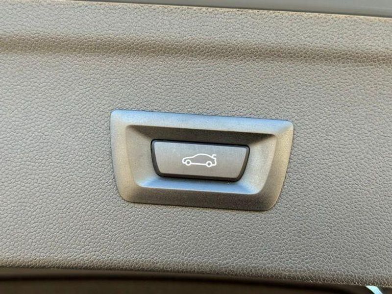 Used 2026 BMW iX xDrive45Image 17